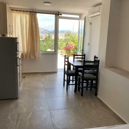 Seaside Apartment *